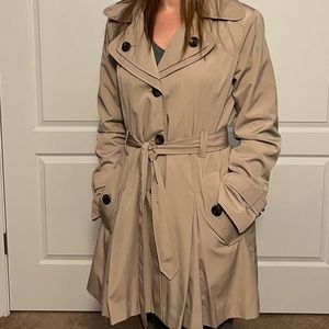 London Fog Khaki Rain Coat, with Belt and Hood, size M
